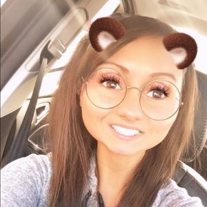 Meet your Posher, Christina